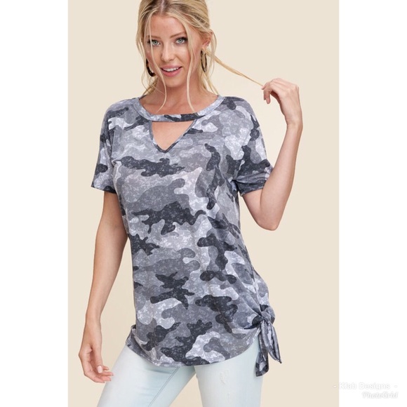 🛍LAST 1! Camo Side Tie Keyhole Tunic! - Picture 2 of 5